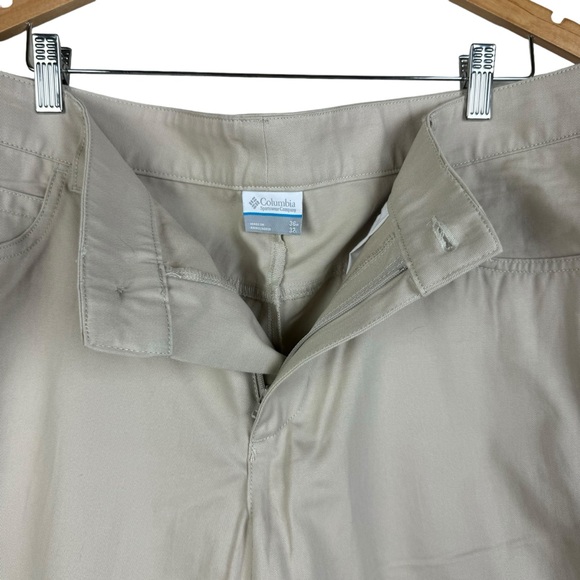 Columbia Men’s Pants Khaki Flat Front Size 36/32 - Picture 4 of 11